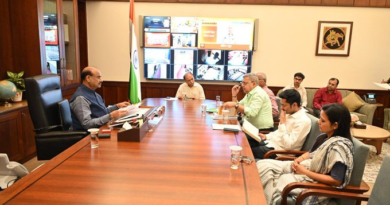 दिल्ली: टीएमसी सांसदों के साथ अभिषेक बनर्जी ने लोकसभा स्पीकर ओम बिरला से की मुलाकात दिल्ली: टीएमसी सांसदों के साथ अभिषेक बनर्जी ने लोकसभा स्पीकर ओम बिरला से की मुलाकात