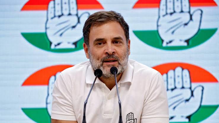 Rahul Gandhi Meets Tribal Students in Nashik, Says Education Is Every Student’s Right